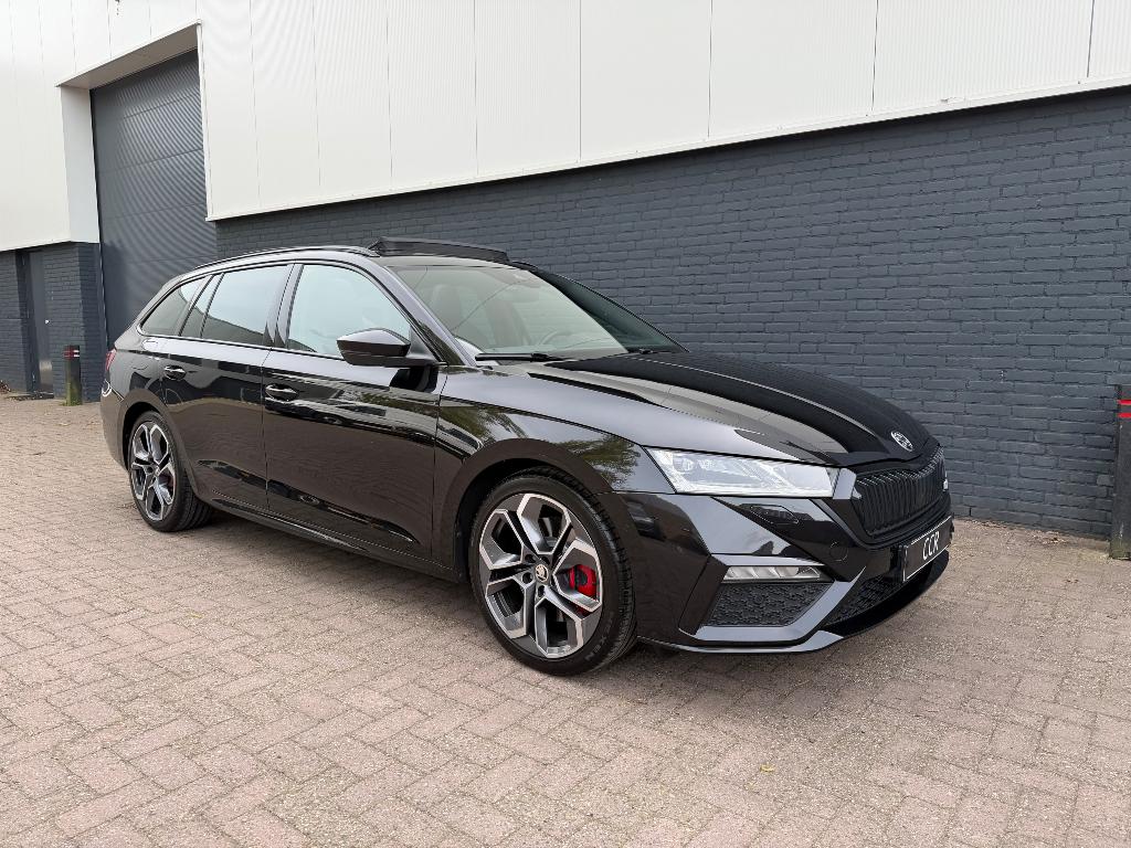 Skoda Octavia RS Combi 2.0 TSI DSG 245PK PANO ACC HUD LEER, Auto's, Skoda, Euro 6, 4 cilinders, 1984 cc, Zwart