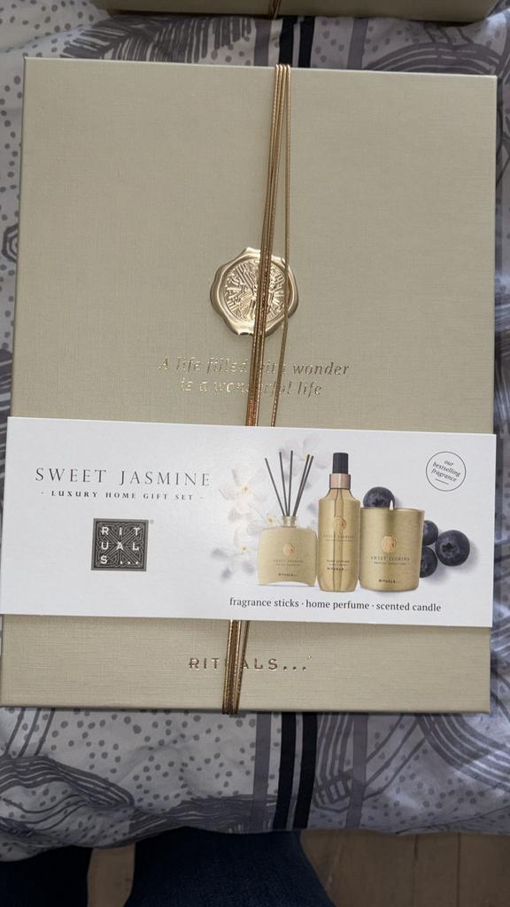 Rituals Giftset Sweet Jasmine, Nieuw, Ophalen of Verzenden, Glas, Goud