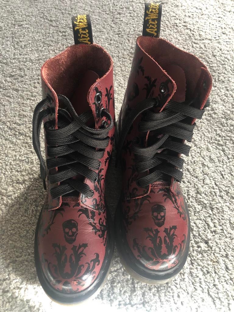 Stoere Dr. Martens Half Laarzen - Maat 36, Lage of Enkellaarzen, Ophalen of Verzenden, Zo goed als nieuw, Rood