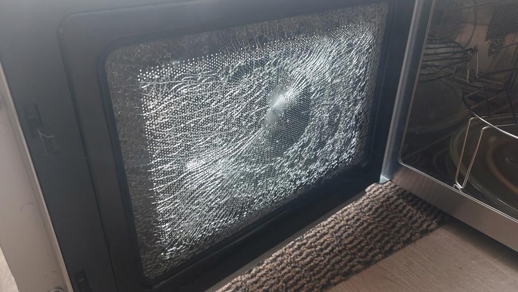 Combi Magnetron - 4 maanden oud ,Defect binnendeur, Zonder vriesvak, Minder dan 85 cm, Ophalen of Verzenden, 45 tot 60 cm