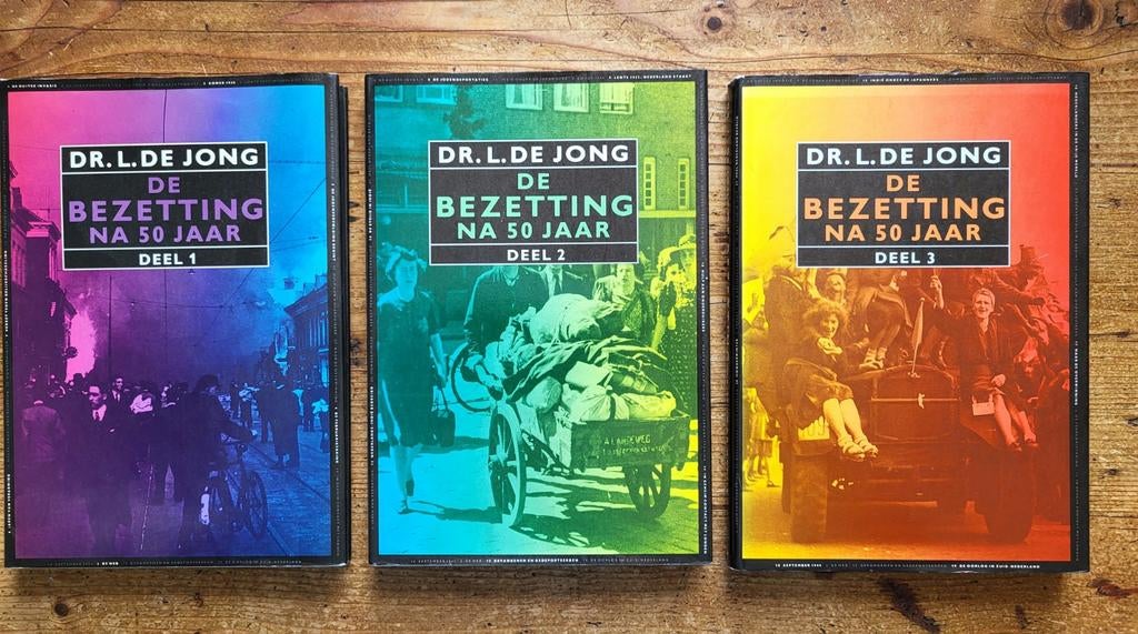 "De bezetting na 50 jaar" - 3 delen (hc) -
dr. L. de Jong, Boeken, Geschiedenis | Vaderland, Ophalen of Verzenden, 20e eeuw of later