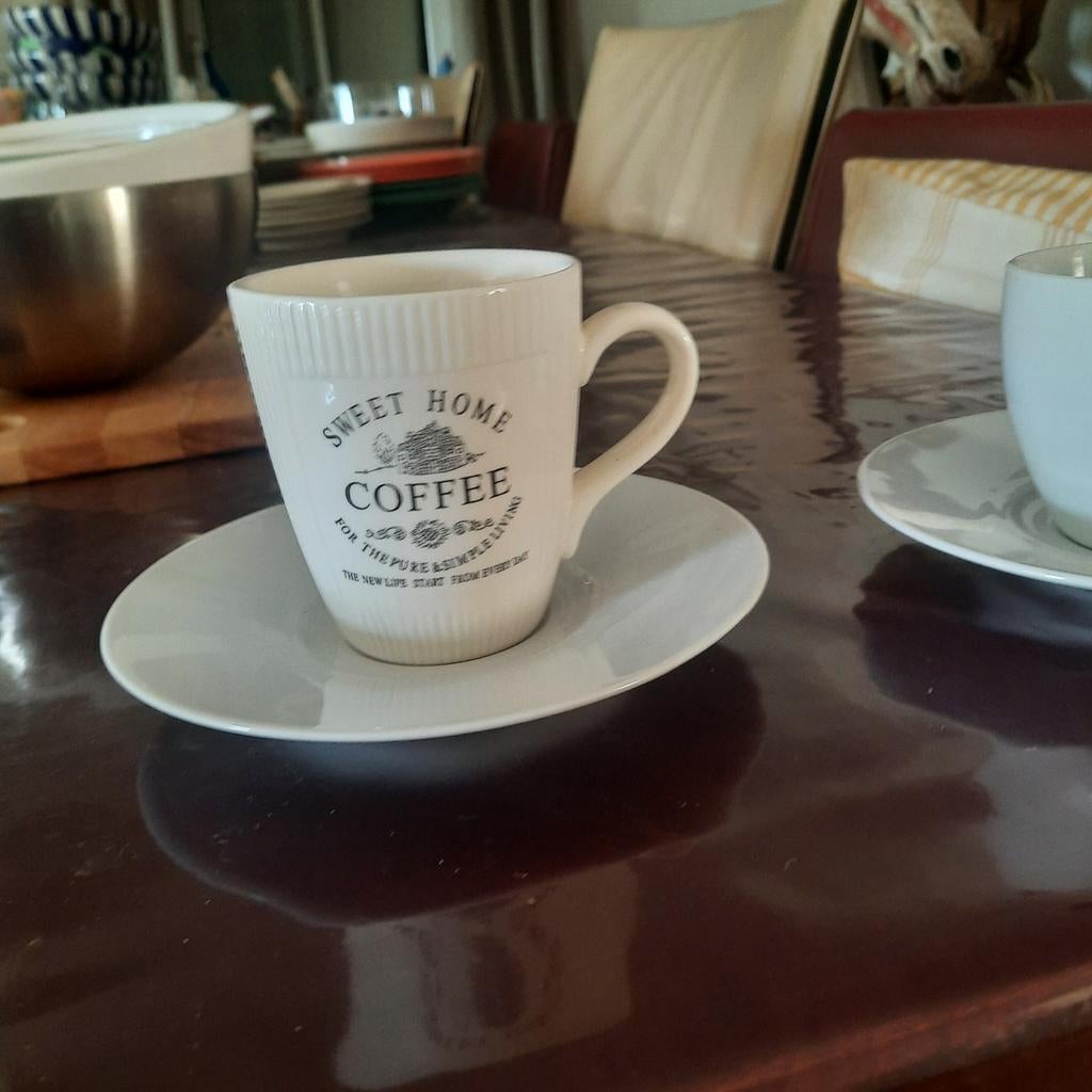 Te koop 6 koffie kopjes van sheet home, Ophalen of Verzenden, Overige stijlen, Kop(pen) en/of Schotel(s)