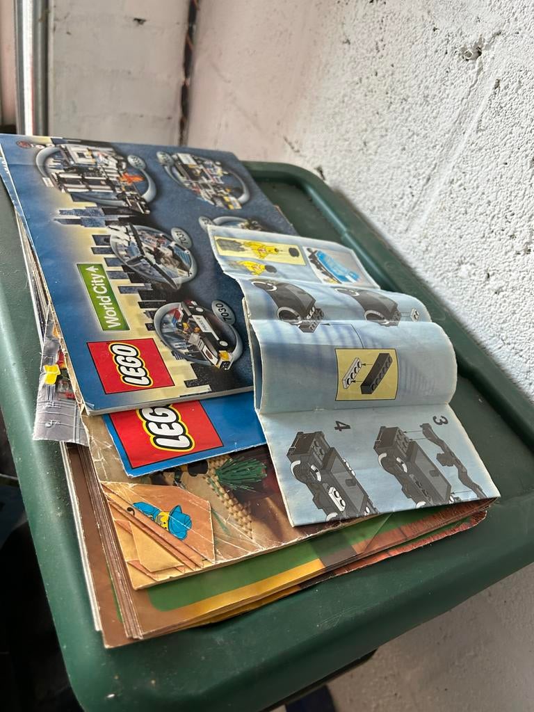 4 grote dozen met diverse LEGO stenen en instructieboekjes, Lego, Ophalen of Verzenden, Losse stenen, Inclusief instructies