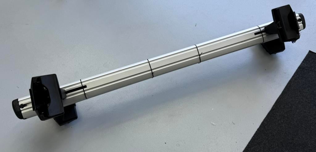 Thule WingBar dakdragers VW Golf 6 & Golf 5mogelijk passend, Auto diversen, Dakdragers, Ophalen of Verzenden, Zo goed als nieuw