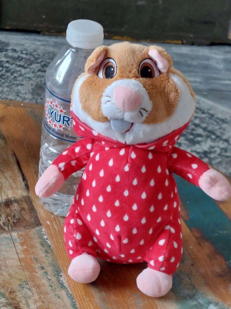 Hamster knuffel in aardbeienpakje, Ophalen of Verzenden, Nieuw