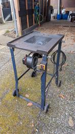 Kleine Veld Smidse op kolen. Smeedvuur., Ophalen