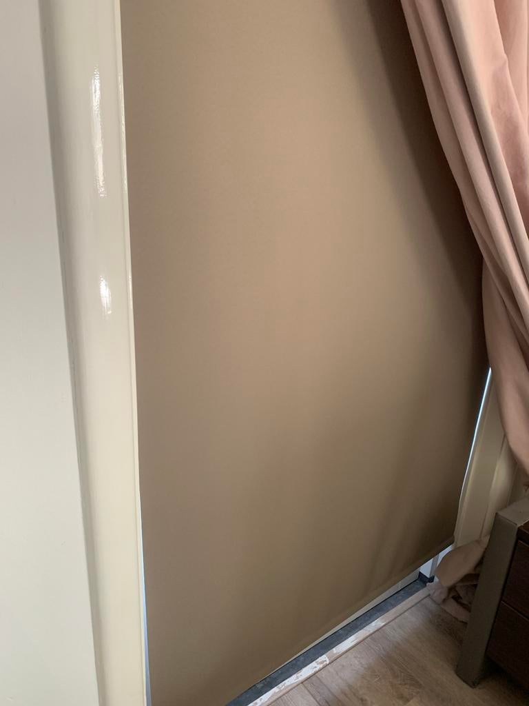 Verduisterend rolgordijn, taupe, Huis en Inrichting, Stoffering | Gordijnen en Lamellen, Zo goed als nieuw, 150 tot 200 cm, 50 tot 100 cm