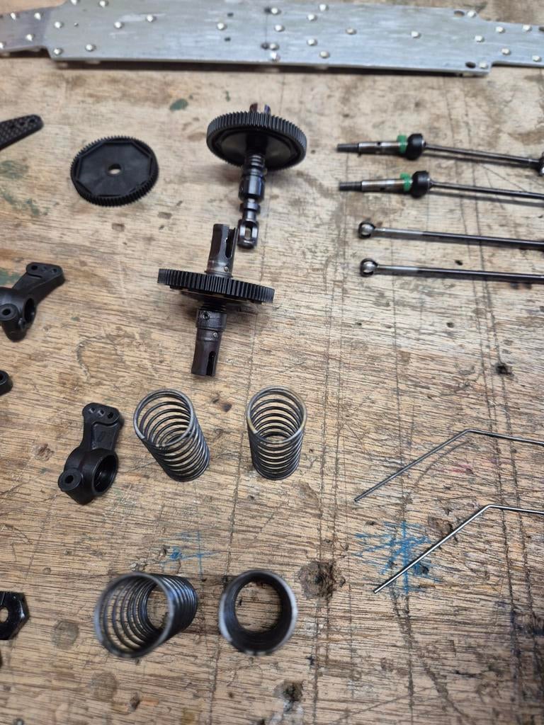 Buggy 1.10 xray onderdelen gratis verzenden, Elektro, Gebruikt, Auto offroad, Ophalen of Verzenden