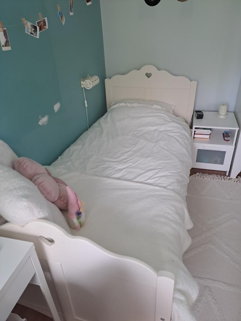 Wit eenpersoonsbed met hartje, Huis en Inrichting, Slaapkamer | Bedden, Ophalen