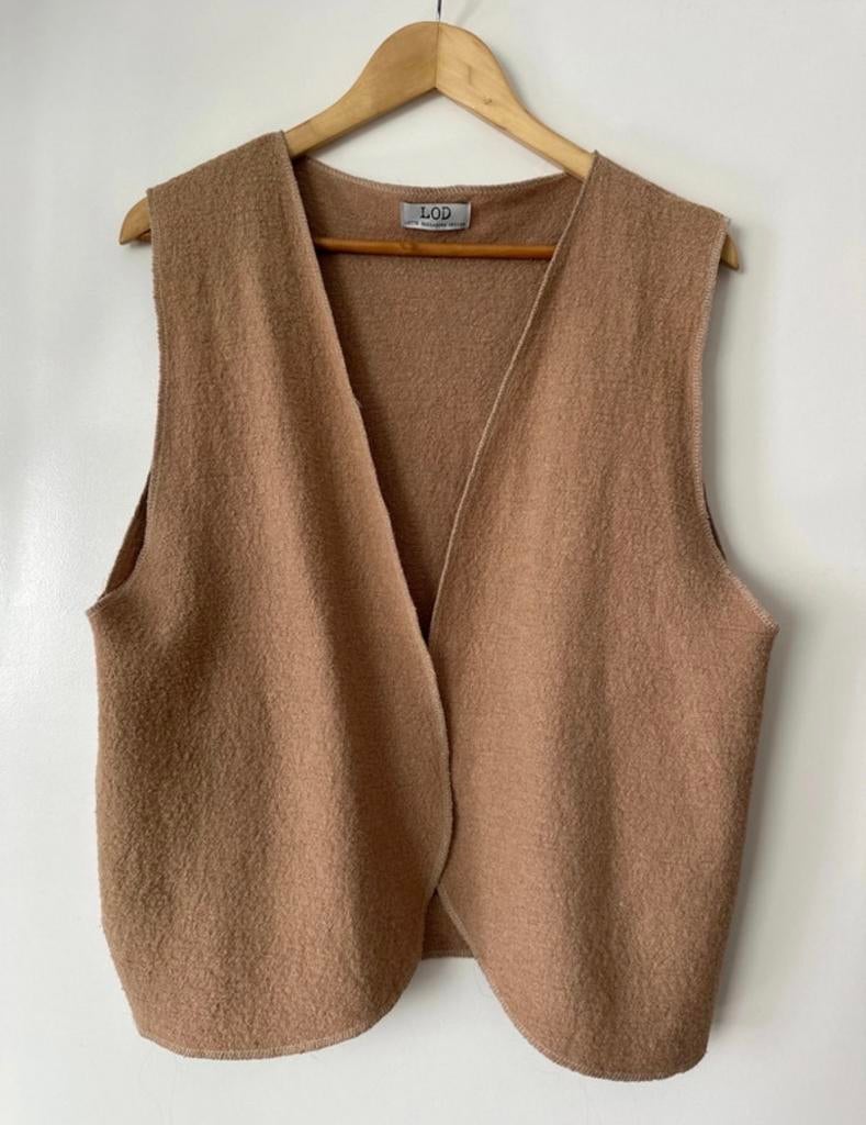 LOD Lotte Oudshoorn Design wollen vestje, maat M, Kleding | Dames, Bodywarmers, Ophalen of Verzenden, Zo goed als nieuw, Maat 38/40 (M)