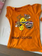Oranje T-shirt met Emojis - Maat 122/128, Ophalen of Verzenden, Gebruikt, Jongen of Meisje, Shirt of Longsleeve