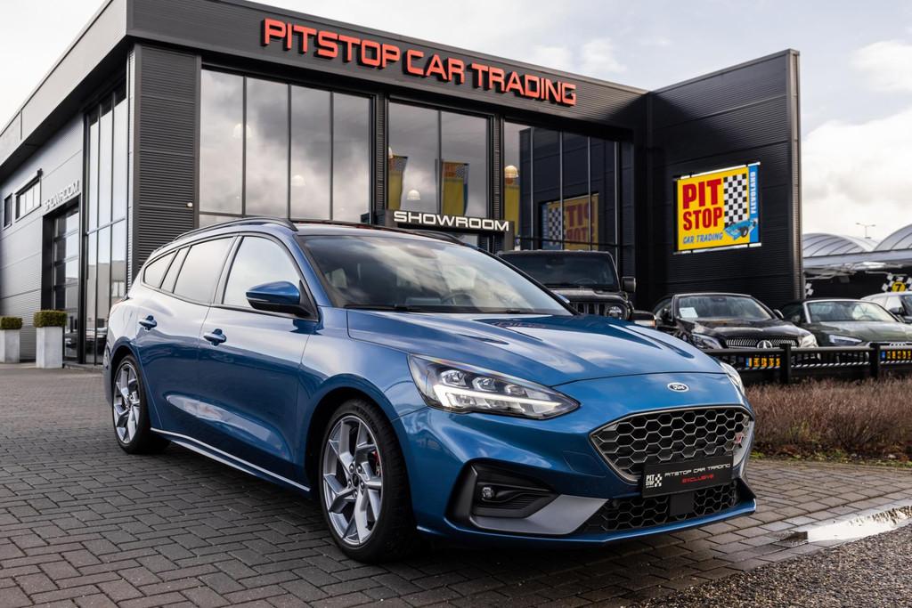 Ford Focus Wagon 2.3 EcoBoost ST-3, Pano, Trekhaak, B&O, Win, Gebruikt, Zwart, 4 cilinders, Blauw