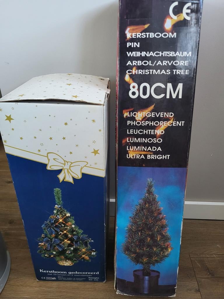 2 kerstbomen incl verlichting, Ophalen