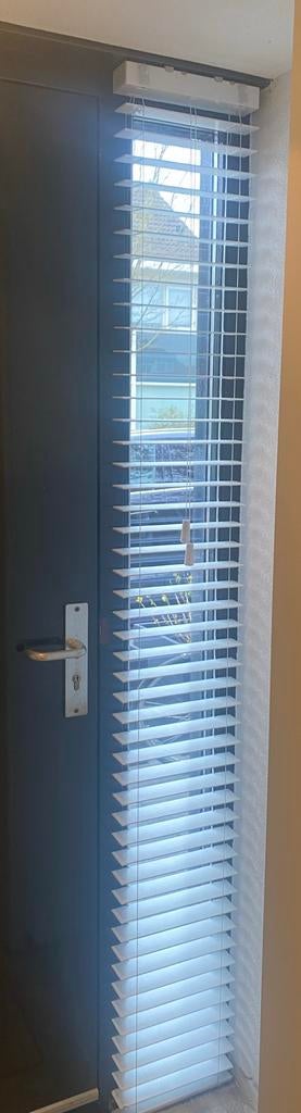 Witte houten luxaflex voor smal raam, 220 cm lang, Minder dan 50 cm, Gebruikt, 200 cm of meer, Wit