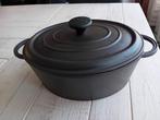 Nomar ( Staub) gietijzeren pan braadpan 27 cm ovaal., Ophalen of Verzenden, Zo goed als nieuw, Gietijzer, Koekenpan of Braadpan