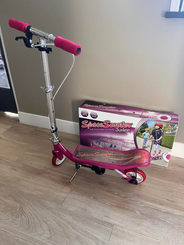 Space Scooter Junior roze met doos, Fietsen en Brommers, Steps, Ophalen of Verzenden, Zo goed als nieuw, Gewone step