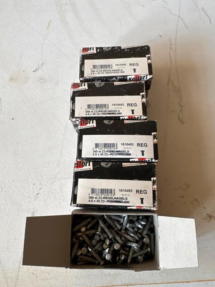 Kelfort Z2-Regelnagels 4.5x30mm - 5x250 stuks, Doe-het-zelf en Verbouw, IJzerwaren en Bevestigingsmiddelen, Gebruikt, Spijkers