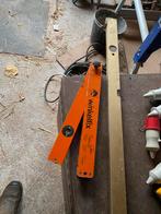 Een hoekmeter en een waterpas ., Doe-het-zelf en Verbouw, Meetapparatuur, Ophalen of Verzenden, Zo goed als nieuw, Overige meters