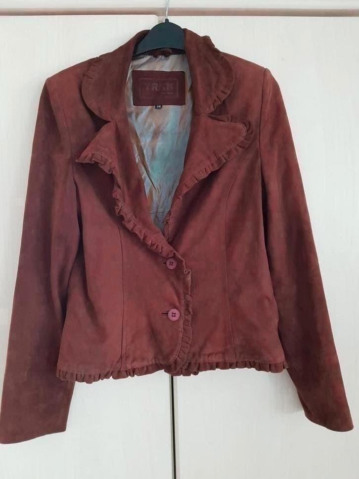 Mooi donkerbruin suède jasje van YRRK maat 38, Kleding | Dames, Jasjes, Kostuums en Pakken, Ophalen of Verzenden, Zo goed als nieuw