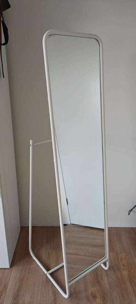 IKEA KNAPPER staande spiegel met kledingrek, wit, Ophalen, Minder dan 50 cm, Gebruikt, 150 tot 200 cm