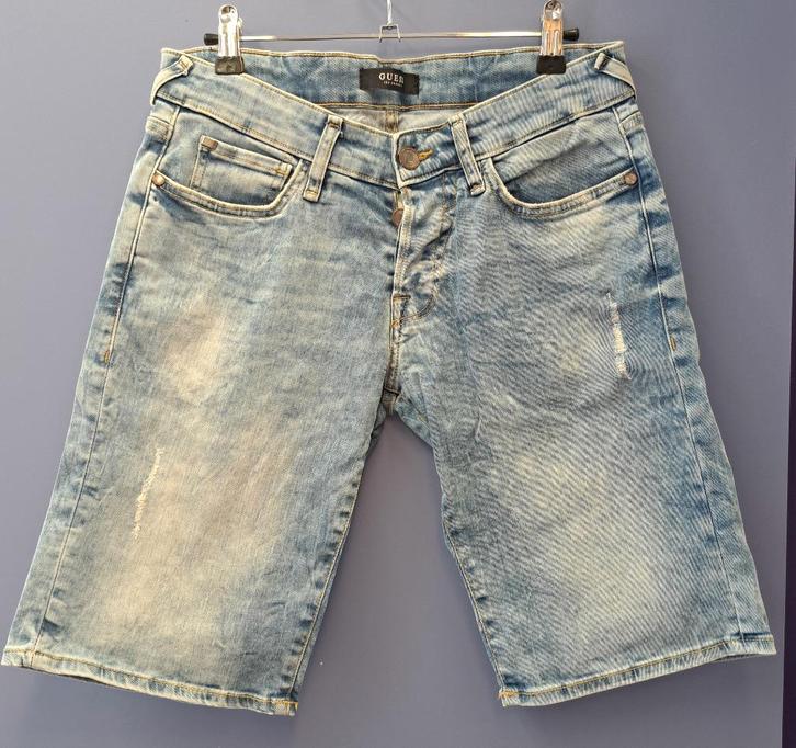 Guess jeans lichtblauwe denim lichte wassing mt 29 (S) 49094, Kleding | Heren, Spijkerbroeken en Jeans, Zo goed als nieuw, W32 (confectie 46) of kleiner