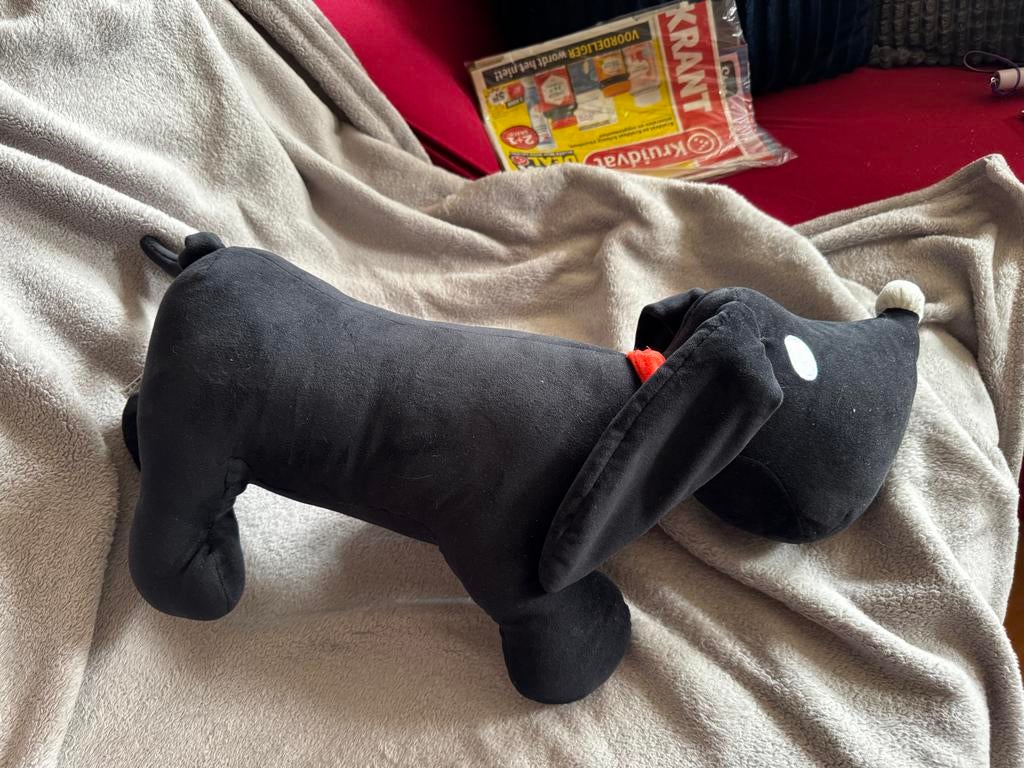 Zwarte knuffelhond met rode halsband Hema, Ophalen of Verzenden, Gebruikt, Overige typen