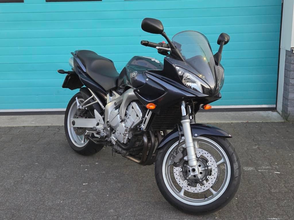 Yamaha FZ6 Fazer 2004 | 27604km, Motoren, 4 cilinders, Motorrijbewijs A, Meer dan 35 kW, Toermotor