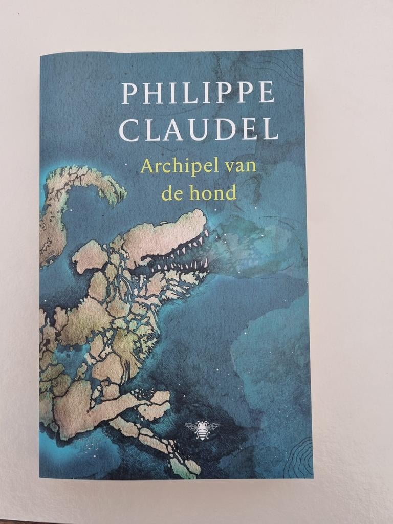 Archipel van de hond - Philippe Claudel, Ophalen of Verzenden, Zo goed als nieuw, Philippe Claudel, Europa overig