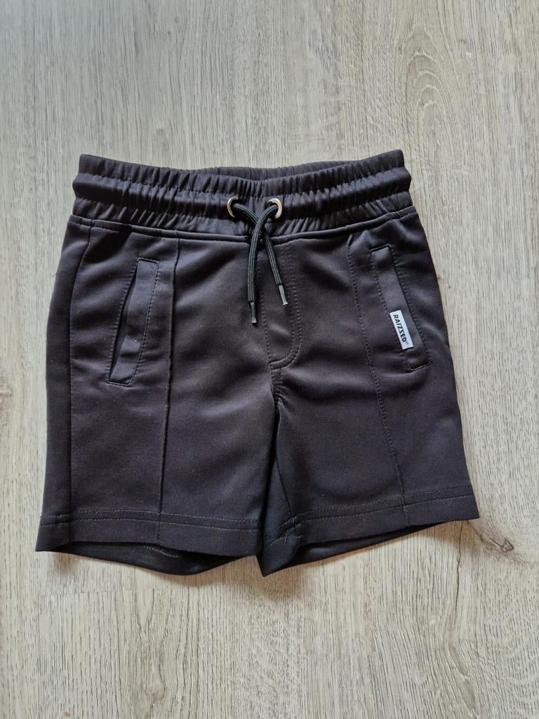 Korte jongensbroek maat 110, Kinderen en Baby's, Kinderkleding | Maat 110, Broek, Gebruikt, Meisje, Ophalen of Verzenden