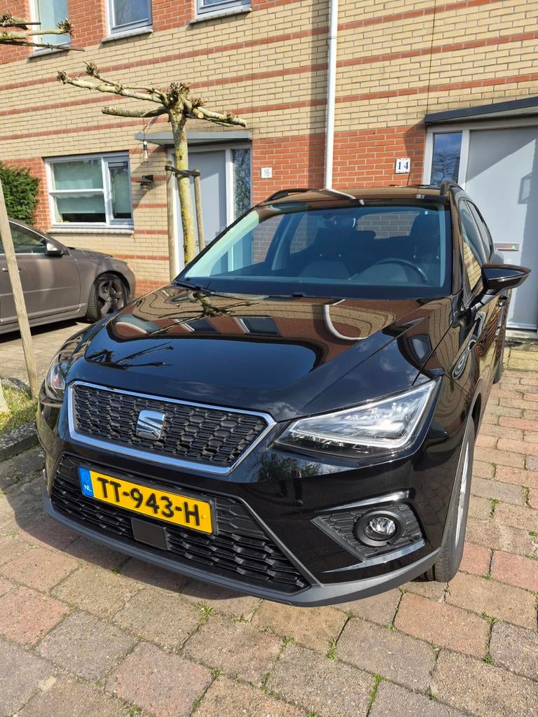 Seat Arona 1.0 TSI 115pk 2018 Zwart, Auto's, Voorwielaandrijving, Stof, Origineel Nederlands, Handgeschakeld