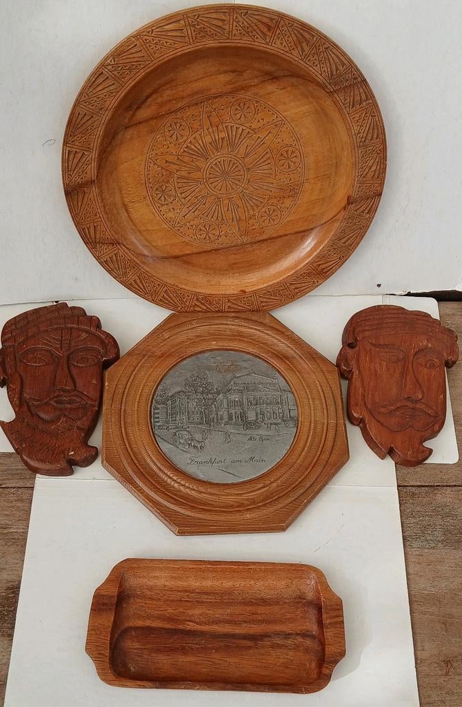 Oud en Vintage Houtsnijwerk Art Beeld Wandbord Tin Frankfurt, Antiek en Kunst, Houtsnijwerk, Ophalen of Verzenden, Handgemaakt