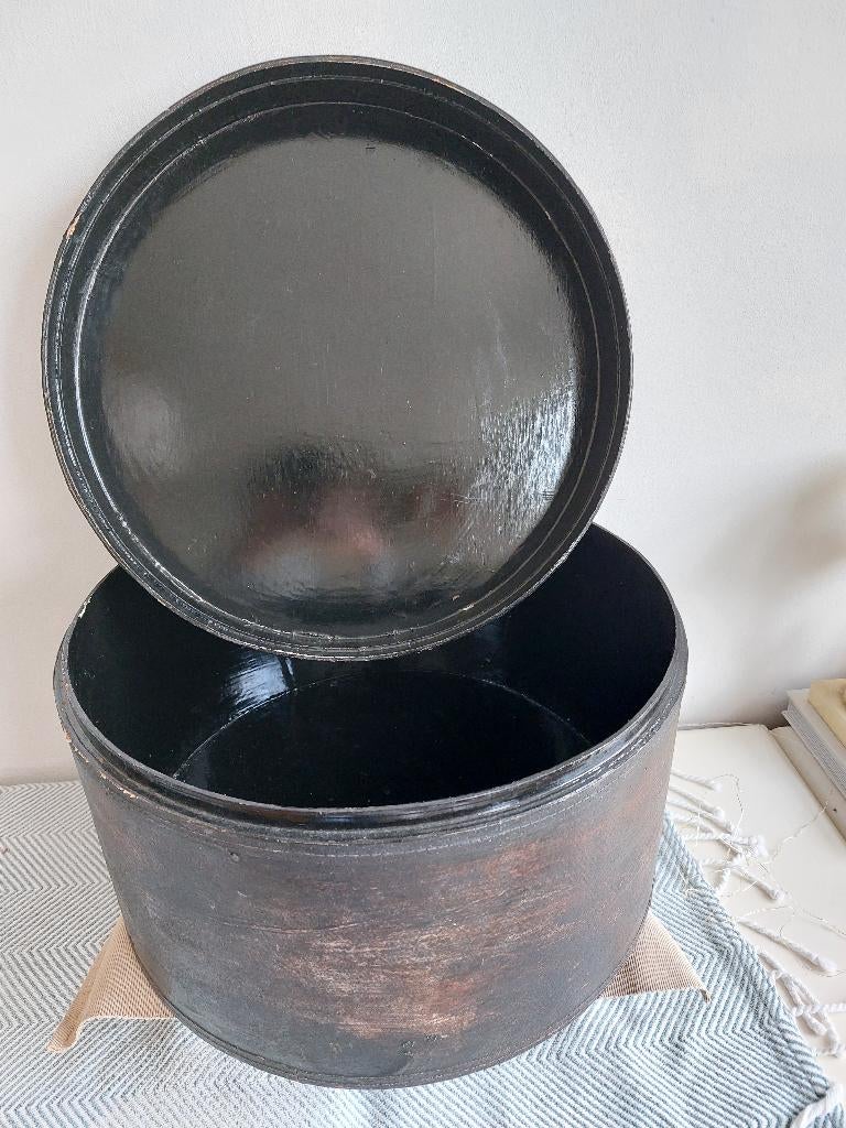 Hoedendoos hout bruin zwart lakwerk 39,50 diameter, Ophalen