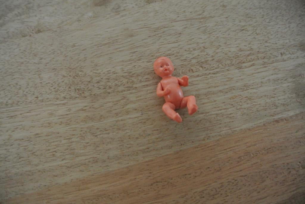 Oud Poppenhuis Popje jaren 60/ nr 214, Verzamelen, Poppen, Ophalen of Verzenden, Zo goed als nieuw, Pop