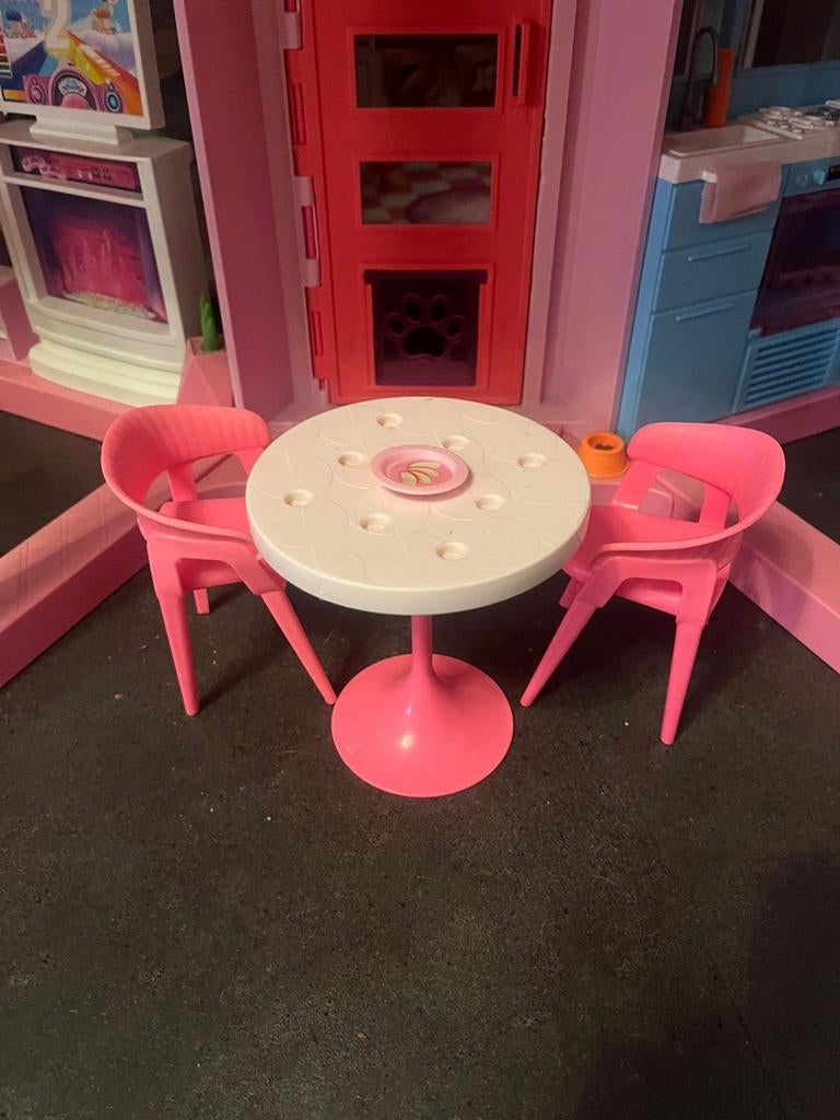 Barbie poppenhuis met accessoires, Kinderen en Baby's, Speelgoed | Poppen, Ophalen of Verzenden, Barbie, ?, ?