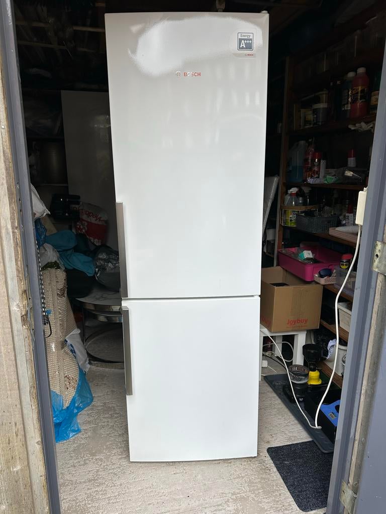 Bosch Koel-vriescombinatie - A++, Witgoed en Apparatuur, Koelkasten en IJskasten, 200 liter of meer, 60 cm of meer, Met aparte vriezer