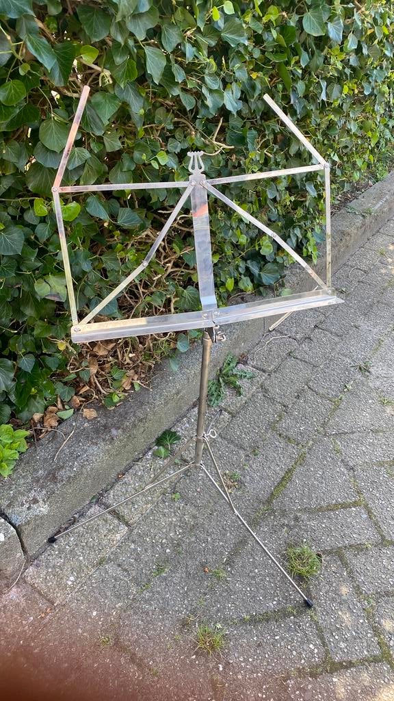 Inklapbaar muziek standaard voor bladmuziek / decoratie, Muziek en Instrumenten, Standaards, Ophalen of Verzenden, Zo goed als nieuw