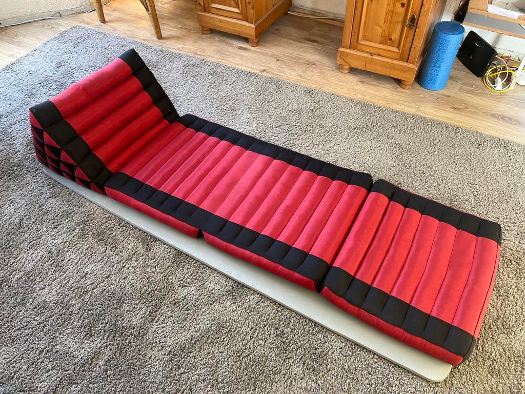 Thais ligkussen / Kapok rood met zwart, Ophalen, Zo goed als nieuw, Rood, Overige vormen