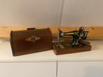 Antieke Singer naaimachine met houten koffer, Ophalen