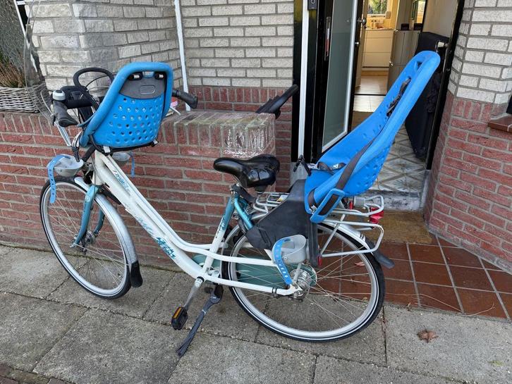 Damesfiets met twee Yepp kinderzitjes, Fietsen en Brommers, Fietsen | Dames | Damesfietsen, Gebruikt, Overige merken, (Extra) lage instap
