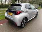 Toyota Yaris 1.5 Hybrid 115 First Edition Camera Automaat, Auto's, Toyota, Gebruikt, Stoelverwarming, 450 kg, 1490 cc