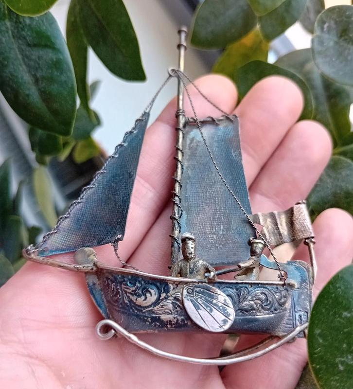 Nederlands zilveren miniatuur zeilschip, Antiek en Kunst, Antiek | Goud en Zilver, Ophalen of Verzenden