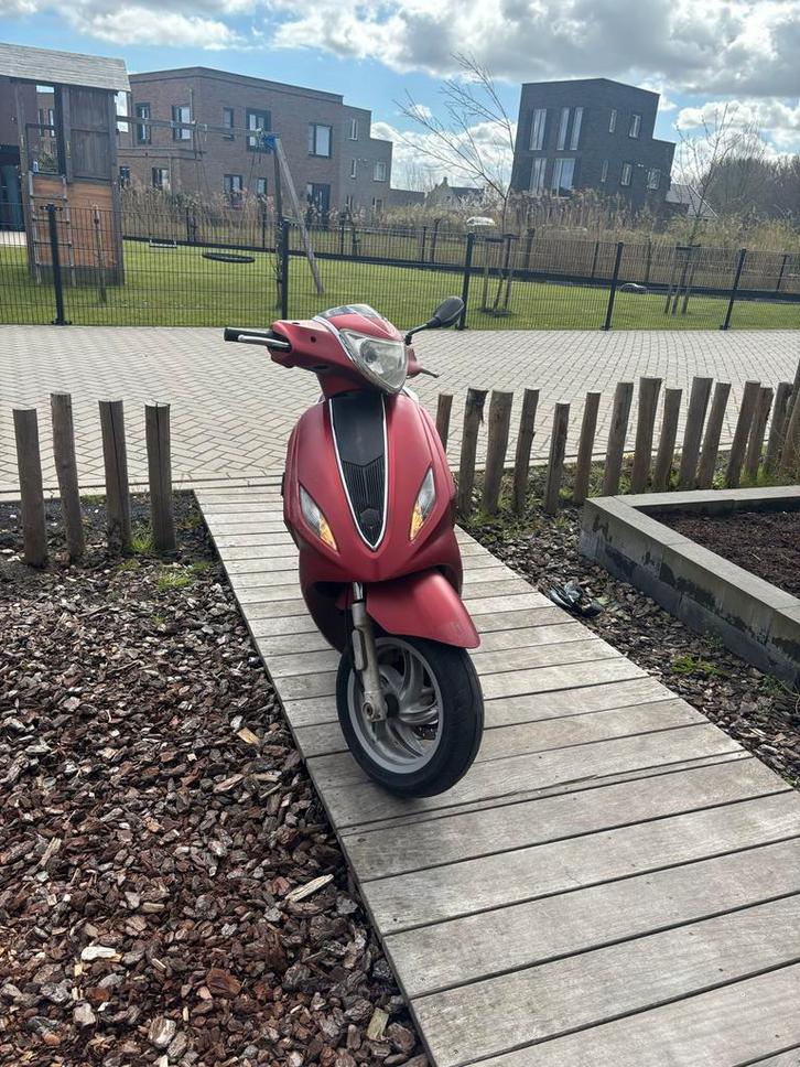 Piaggio Fly 2012 - Opknapper, Fietsen en Brommers, Scooters | Piaggio, Gebruikt, Fly, Benzine, Ophalen