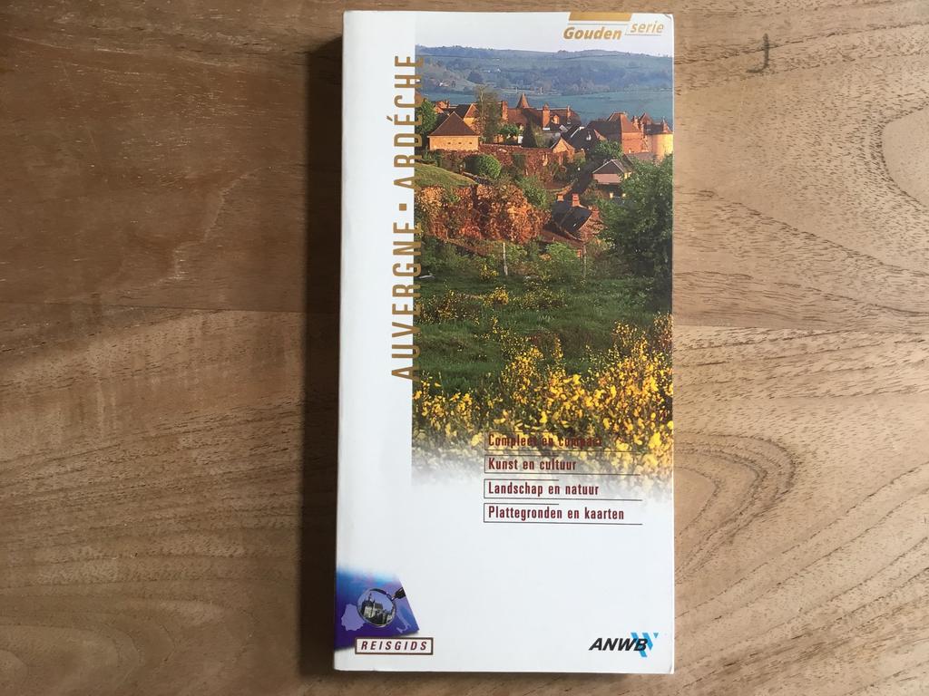 ANWB Gouden serie - Auvergne, Ardèche., Boeken, Gjelt de Graaf, Europa, Ophalen of Verzenden, Zo goed als nieuw