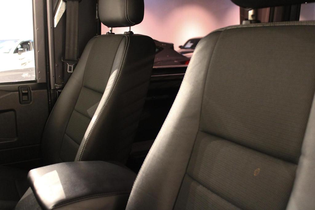 Land Rover Defender 2.2 D HT 90" XTech grijs kenteken, Euro 5, Stoelverwarming, 4 cilinders, Leder en Stof