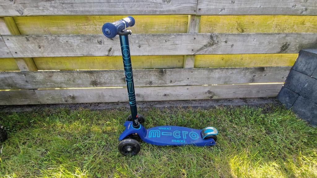 Maxi Micro Step blauw 3-wiel kinderstep met led lampjes, Fietsen en Brommers, Steps, Ophalen, Gebruikt, Gewone step