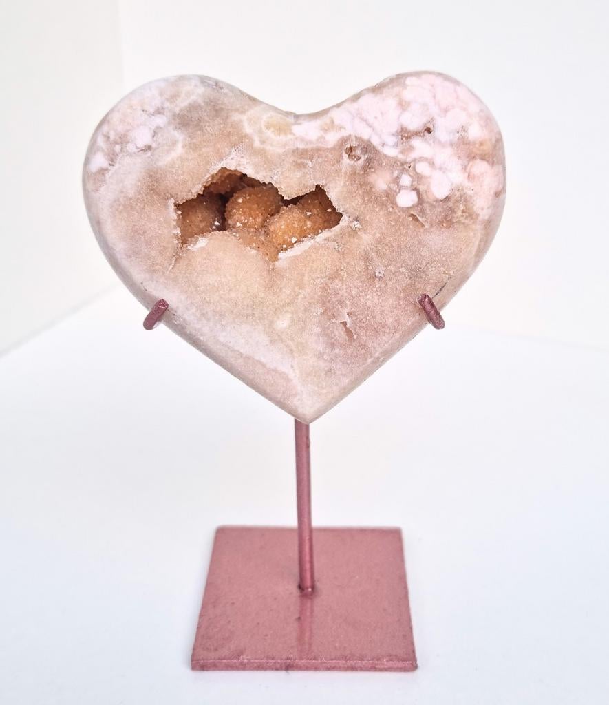 Roze amethist hart op standaard, Verzamelen, Mineralen en Fossielen, Ophalen, Mineraal