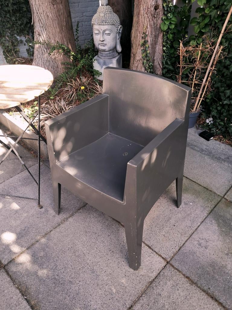 Twee Philip Starck stoelen, Ophalen