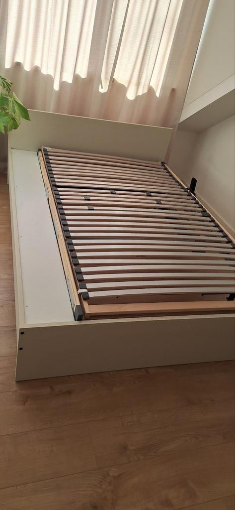 Ikea bed ombouw, 140x200, kleur beige met electrische bodem, Ophalen, Tweepersoons, 140 cm, Zo goed als nieuw
