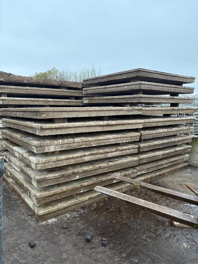 Gebruikte Betonplaten, Ophalen, Gebruikt