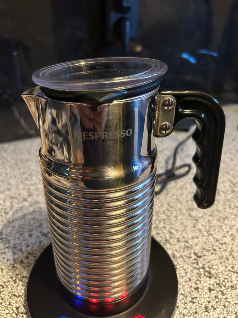 Nespresso Aeroccino 4 Melkopschuimer - Zo goed als nieuw, Witgoed en Apparatuur, Ophalen of Verzenden, Zo goed als nieuw, Nespresso
